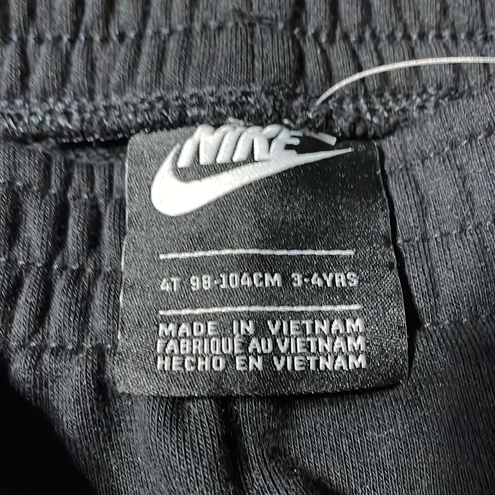 Nike shorts, brand new with tags - Picture 6 of 6